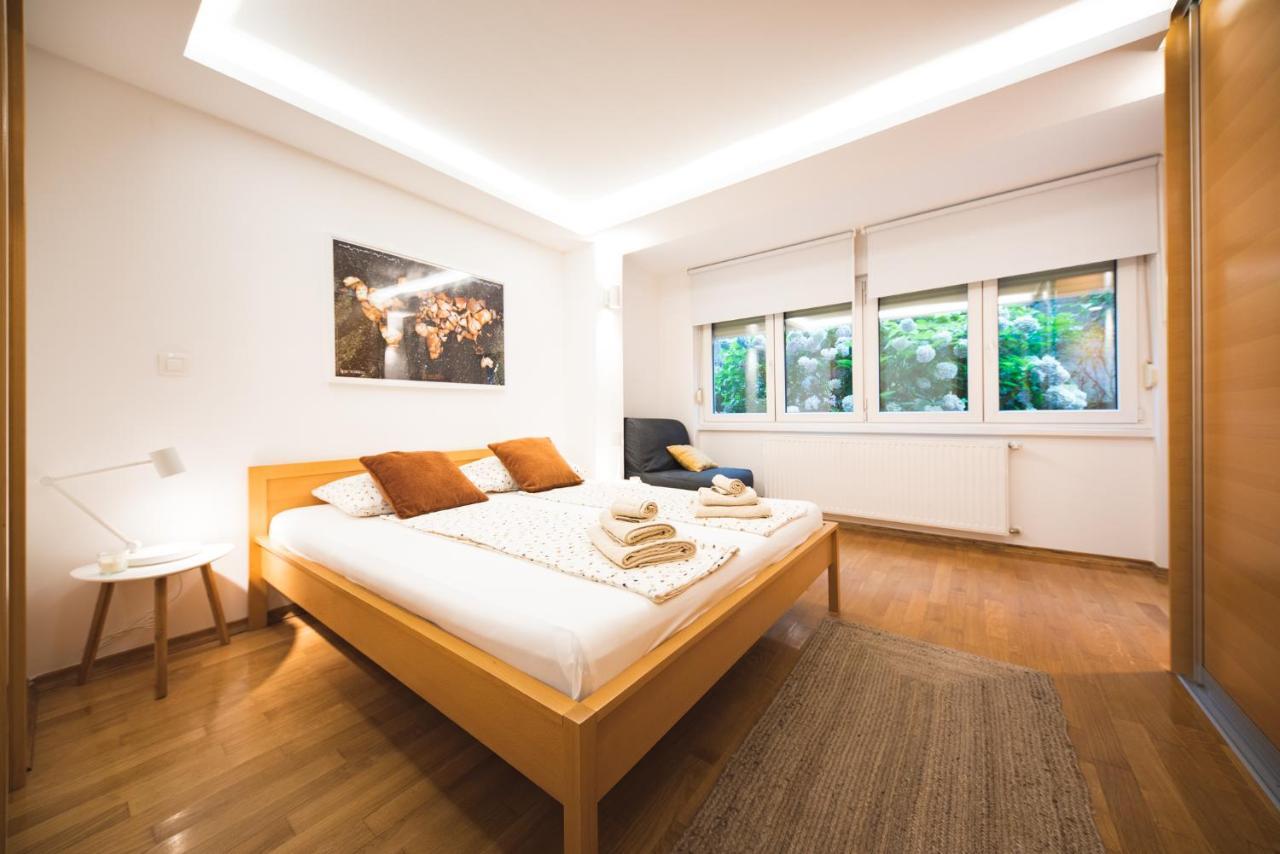 Appartement Sleep, Eat, Repeat And Park Your Car In Center